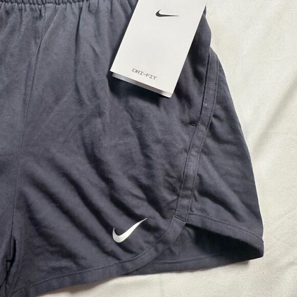 NWT NIKE Kids Girls  Black Loose Fit Shorts Running Athletic- Size Small - Picture 2 of 6